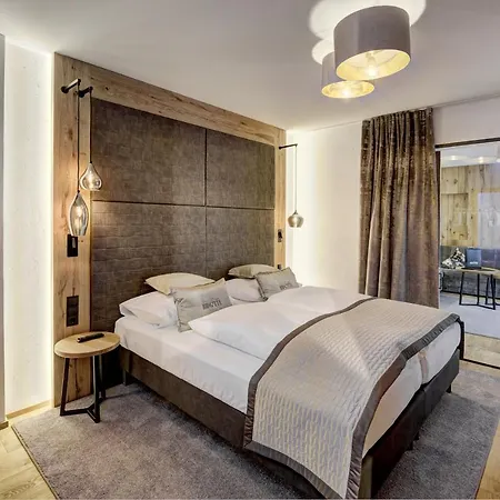 布里吉特酒店 伊施格尔