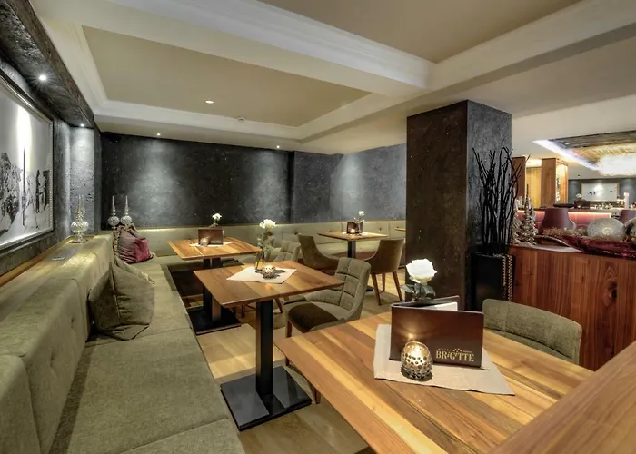 布里吉特酒店 4* 伊施格尔