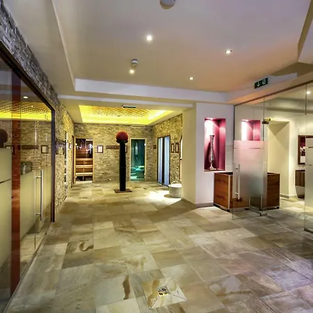 Hotel Brigitte 4*